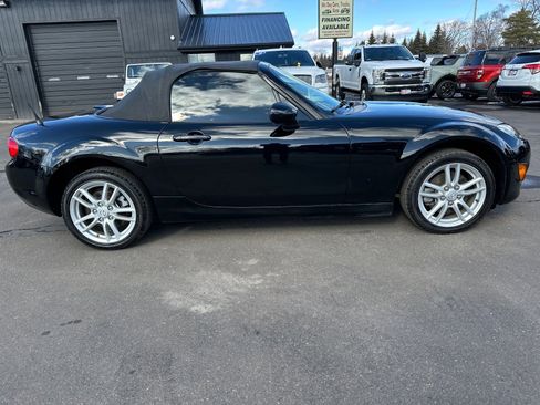 Used 2011 MAZDA MX-5 Miata Sport image 2