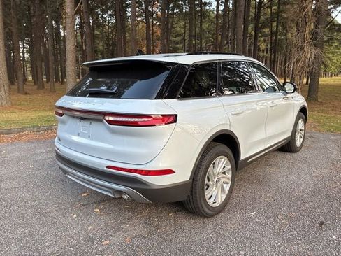 New 2026 Lincoln Corsair Premiere image 3