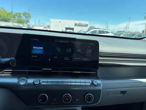 Certified 2025 Hyundai Kona SE AWD/4WD image 19