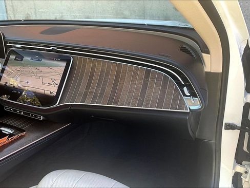 Used 2025 Mercedes-Benz E 350 Sedan image 21