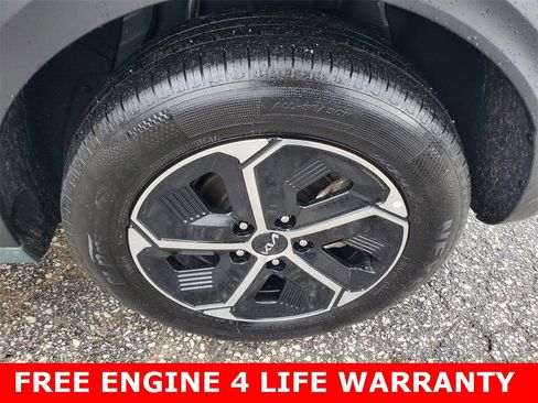 Certified 2024 Kia Niro EX image 30