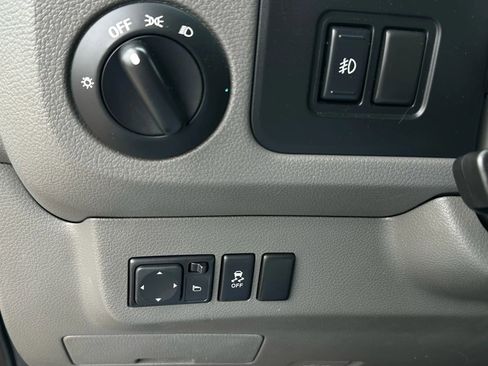 Used 2015 Nissan NV 3500 SL w/ Technology Package image 22