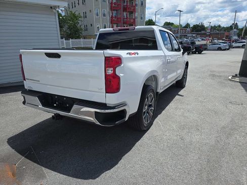 Used 2024 Chevrolet Silverado 1500 LT AWD/4WD image 6