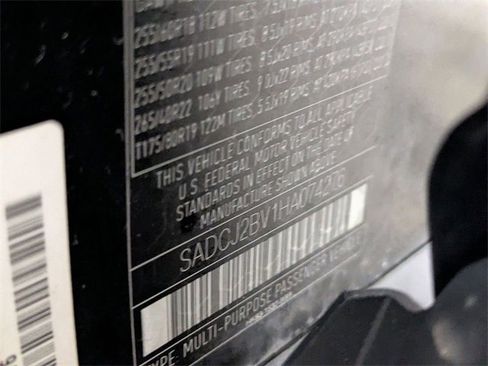 Used 2017 Jaguar F-PACE Premium image 37