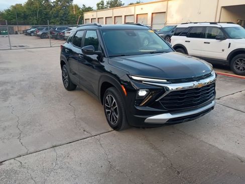 Used 2025 Chevrolet TrailBlazer LT AWD/4WD image 6