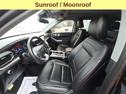 Used 2022 Ford Explorer XLT w/ Equipment Group 202A AWD/4WD image 5