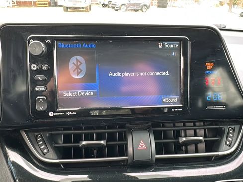 Used 2018 Toyota C-HR XLE image 32