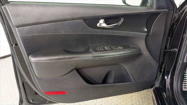 Used 2022 Kia Forte GT-Line FWD image 12