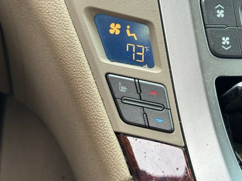 Used 2011 Cadillac CTS Luxury RWD image 10