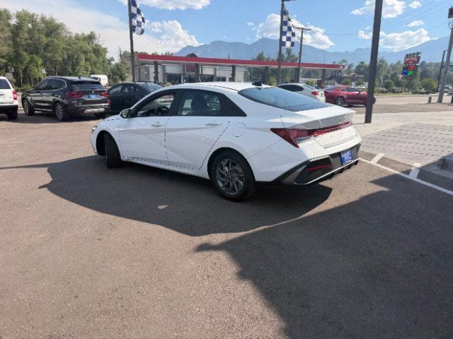 Used 2024 Hyundai Elantra SEL FWD image 9