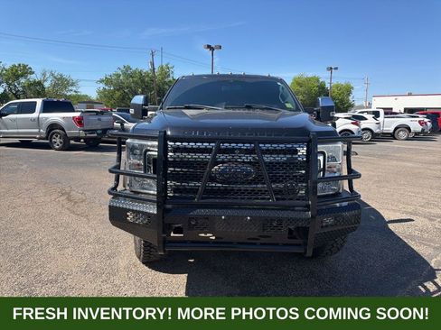 Used 2022 Ford F250 Lariat w/ Chrome Package image 2