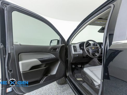 Used 2020 Chevrolet Colorado W/T w/ WT Convenience Package RWD image 9
