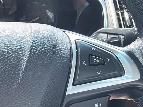Used 2019 Ford Edge Titanium FWD image 45