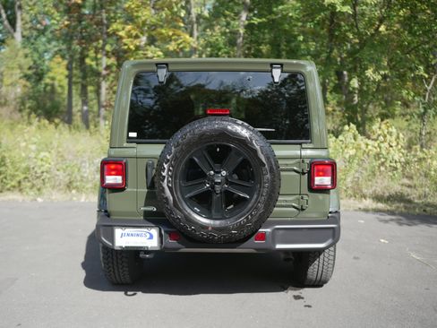 Used 2023 Jeep Wrangler Unlimited Sahara image 6