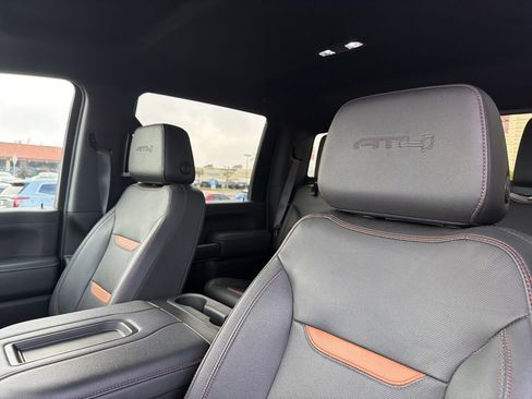 Used 2022 GMC Sierra 2500 AT4 w/ AT4 Preferred Package image 12