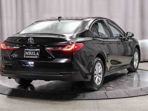 Used 2025 Toyota Camry LE w/ Convenience Package image 4