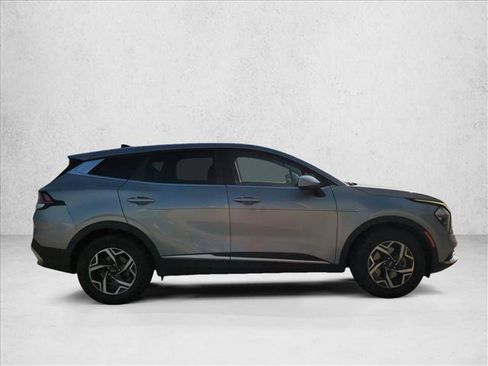 Used 2023 Kia Sportage LX FWD image 4