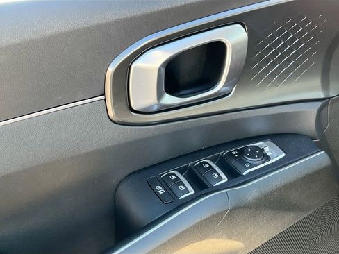 Certified 2025 Kia Sorento EX image 18