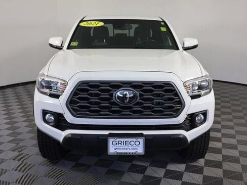 Used 2021 Toyota Tacoma TRD Off-Road AWD/4WD image 4