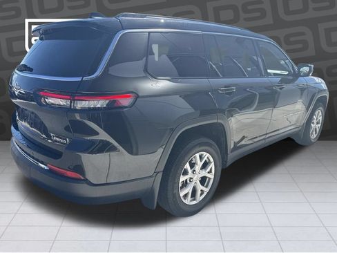 Used 2022 Jeep Grand Cherokee L Limited w/ MOPAR Finishing Package AWD/4WD image 4