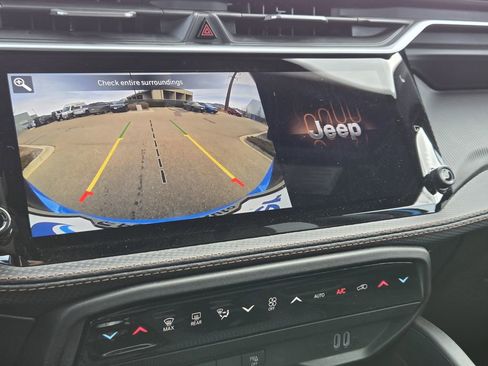 New 2026 Jeep Cherokee Overland image 11