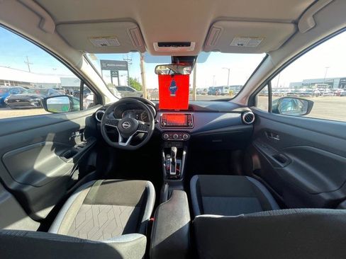 Used 2025 Nissan Versa SV FWD image 13