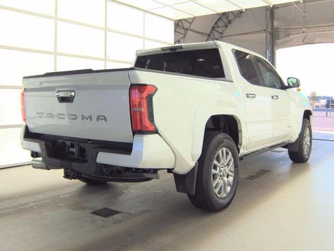 Used 2025 Toyota Tacoma Limited AWD/4WD image 3