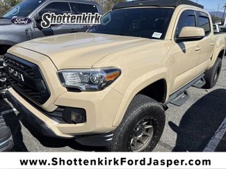 Used 2018 Toyota Tacoma SR5 video 1