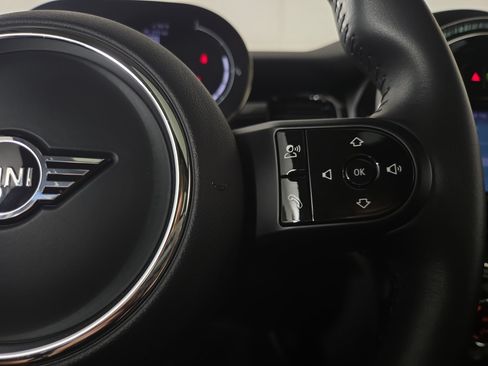 Used 2023 MINI Cooper 4-Door Hardtop FWD image 16