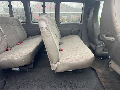 Used 2017 Chevrolet Express 3500 LT w/ LT Preferred Equipment Group image 6