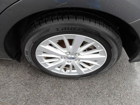 Used 2018 Subaru Impreza 2.0i Premium AWD/4WD image 25