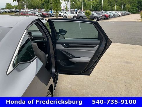 Certified 2018 Honda Accord Touring image 18