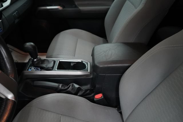 Used 2019 Toyota Tacoma SR5 AWD/4WD image 27