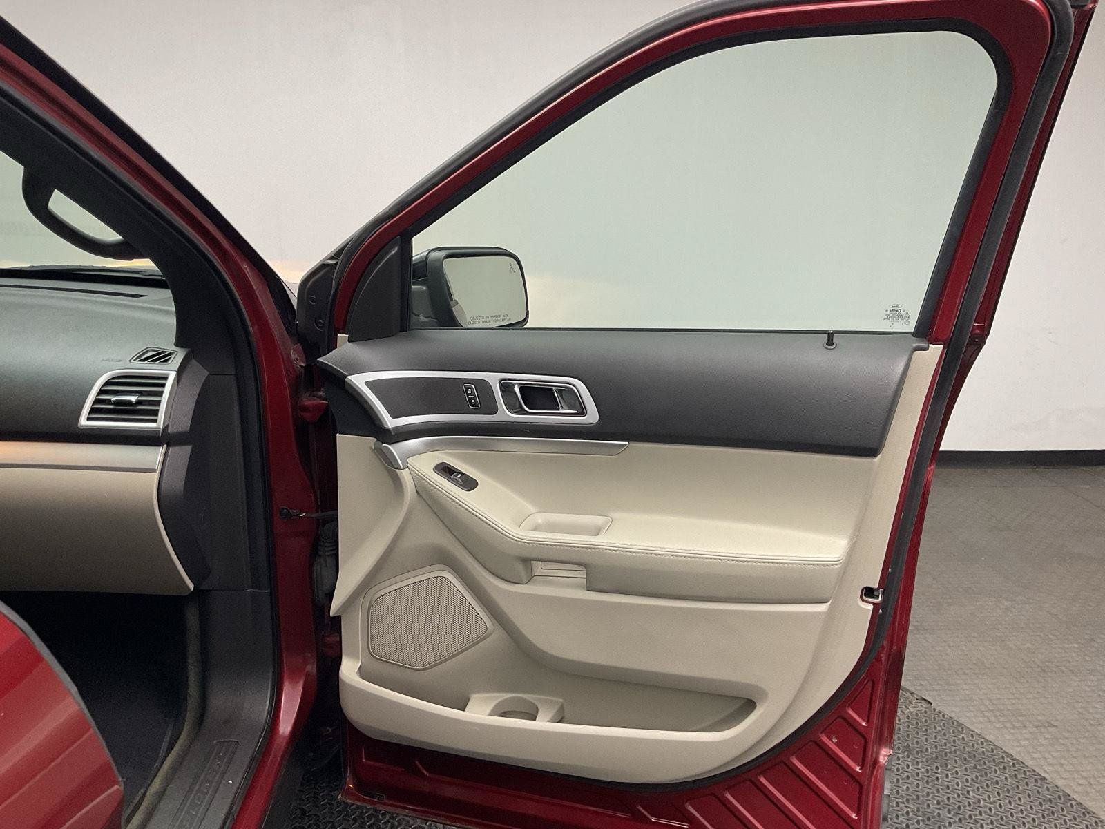 Used 2013 Ford Explorer XLT AWD/4WD image 21