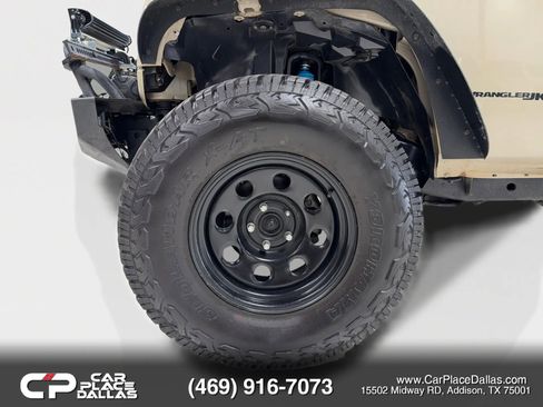 Used 2018 Jeep Wrangler Rubicon w/ Power Convenience Group image 39