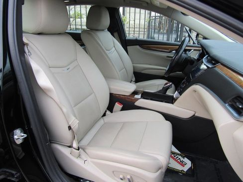 Used 2019 Cadillac XTS Luxury image 11