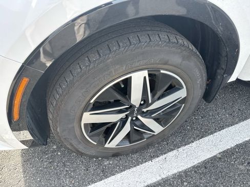 Used 2022 Kia Sorento S w/ Panoramic Sunroof Package image 7