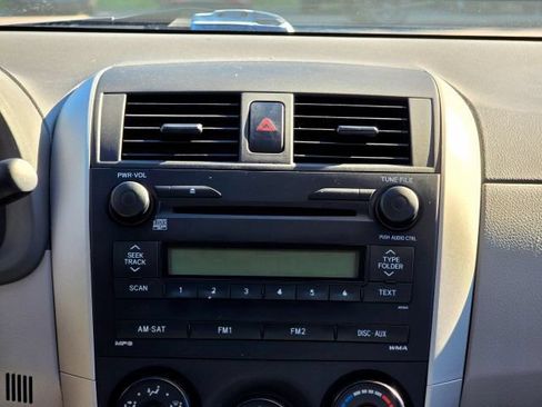 Used 2009 Toyota Corolla LE FWD image 19