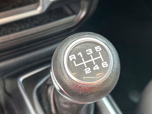 Used 2020 Jeep Wrangler Sport AWD/4WD image 23