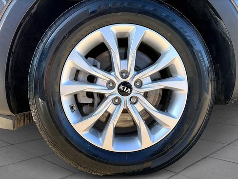 Used 2021 Kia Telluride LX image 10