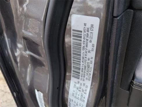 Used 2015 Jeep Cherokee Latitude w/ Comfort/Convenience Group image 34