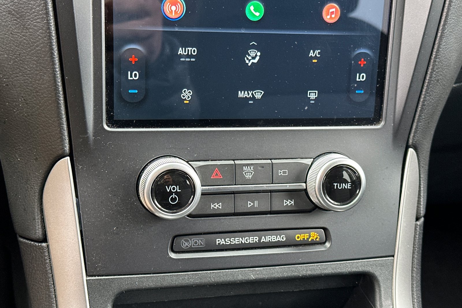 Used 2022 Ford Edge SE w/ Black Appearance Package AWD/4WD image 19