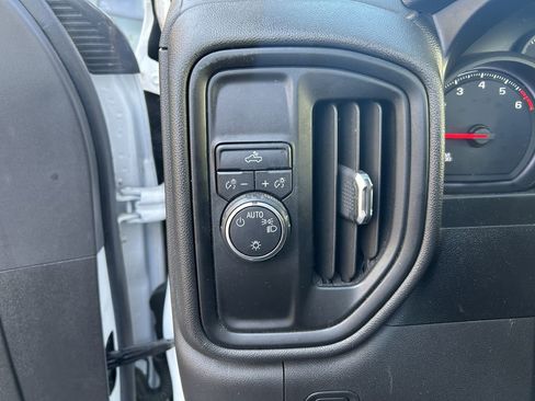 Used 2019 Chevrolet Silverado 1500 W/T RWD image 3