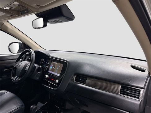 Used 2020 Mitsubishi Outlander SE image 30