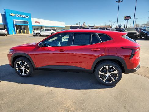 New 2026 Chevrolet Trax RS w/ Sunroof Package image 2