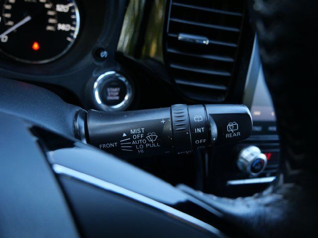 Used 2020 Mitsubishi Outlander SE AWD/4WD image 21