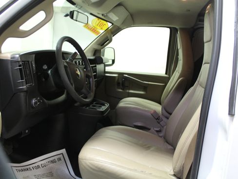 Used 2017 Chevrolet Express 2500 image 15