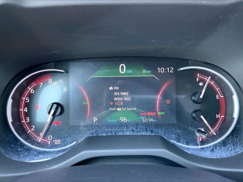 Used 2025 Toyota RAV4 XLE FWD image 25