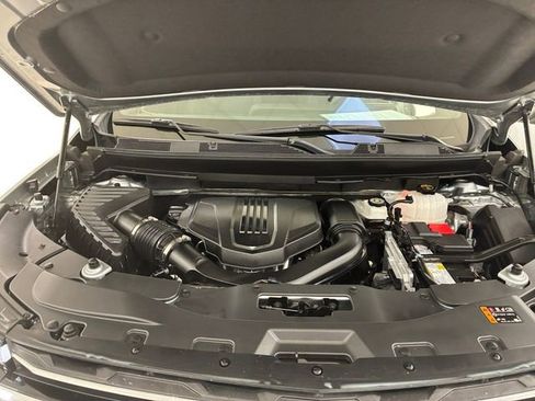 Used 2025 Chevrolet Traverse LT w/ Sun and Wheel Package image 11