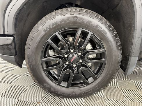 Used 2024 GMC Sierra 1500 Elevation w/ LPO, Elevation Black Package AWD/4WD image 13